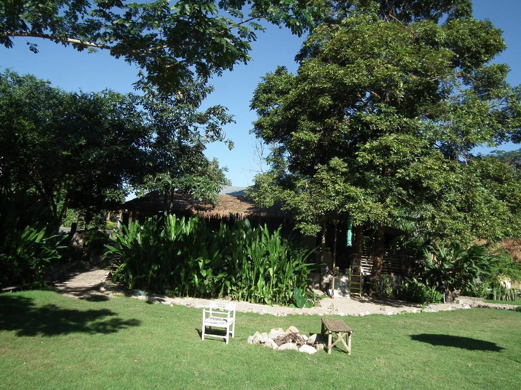 Pai Bamboo Hut Hotell Exteriör bild